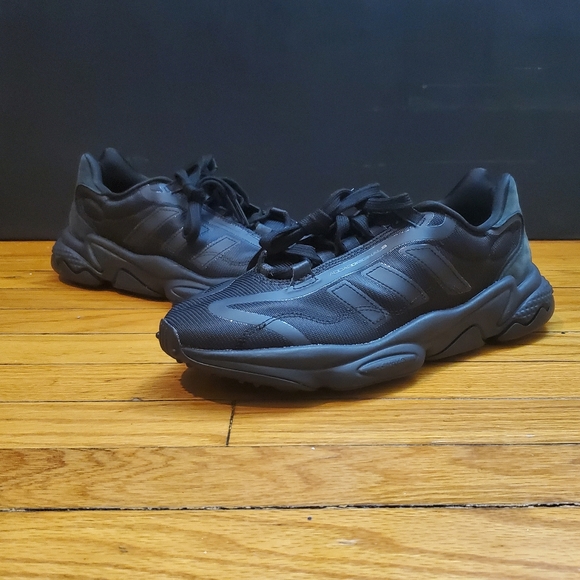 Adidas ozweego pure triple black men\'s sz 9.5